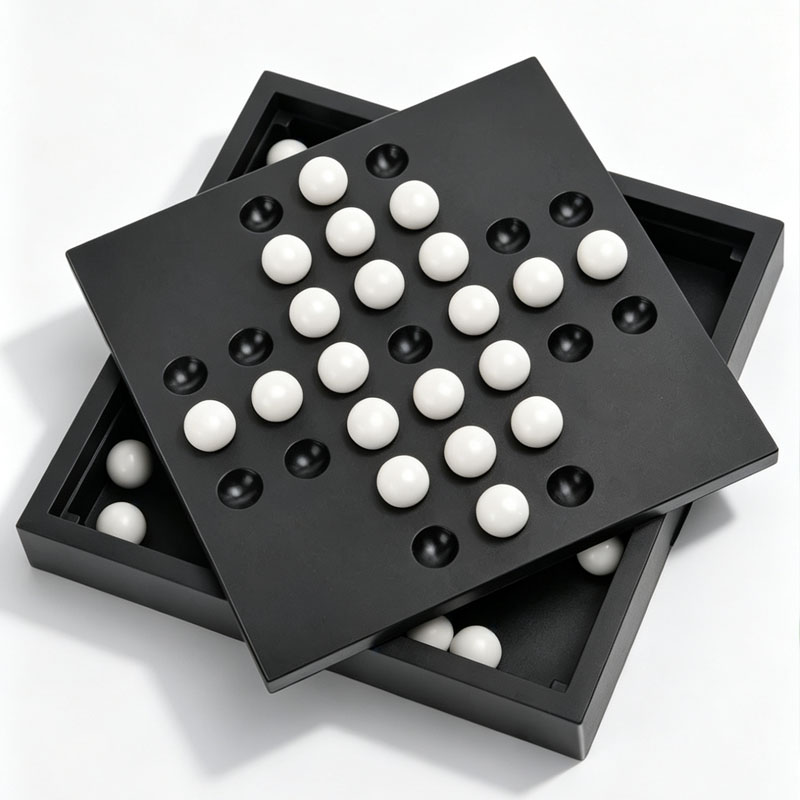 Strategy Board Game - Europees klassiek solitaire-spel met schaakstokjes, een